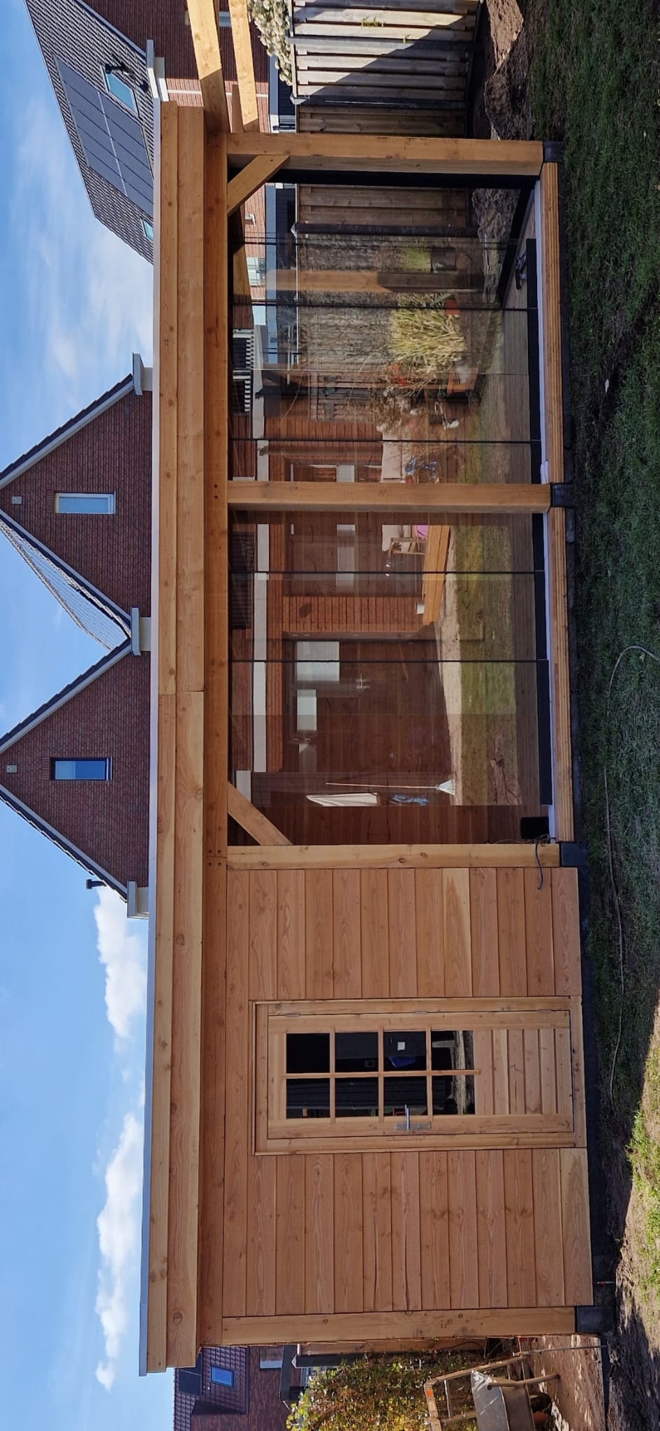 Plaatsing laadpaal naast woning door JM Totaalwerk